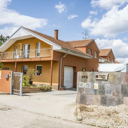 Penzion U Ďáblova kopyta Rakvice Exterior foto