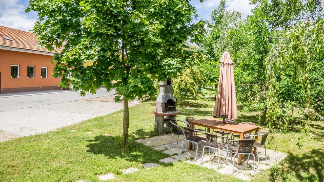 Penzion U Ďáblova kopyta Rakvice Exterior foto