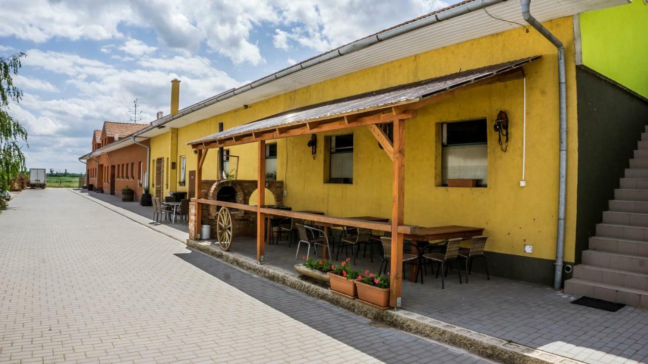 Penzion U Ďáblova kopyta Rakvice Exterior foto